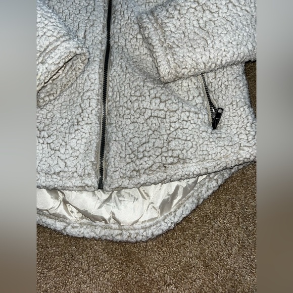 Sherpa jacket size medium - Picture 5 of 5